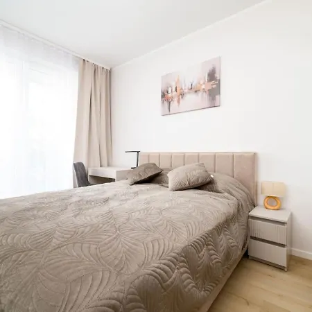 Apartamento Three Bedroom - Parking, Aircon & Balcony By Rentujemy Breslavia