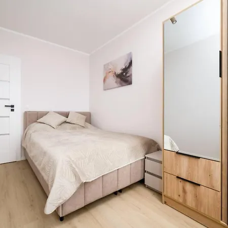 Apartamento Three Bedroom - Parking, Aircon & Balcony By Rentujemy