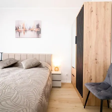 Apartamento Three Bedroom - Parking, Aircon & Balcony By Rentujemy