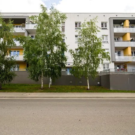 Three Bedroom - Parking, Aircon & Balcony By Rentujemy Breslavia